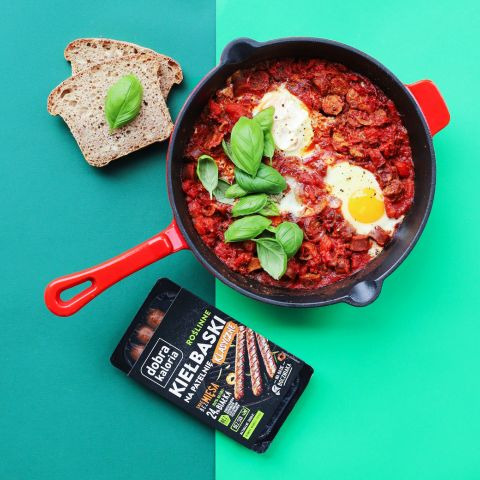 Recipe for Shakshuka with Classic Veggie Sausages